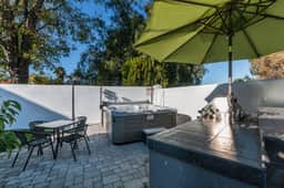 La Petite Maison Blanc - Image 2