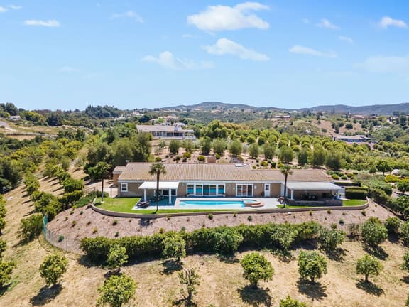 Valenica Estate - Image 1